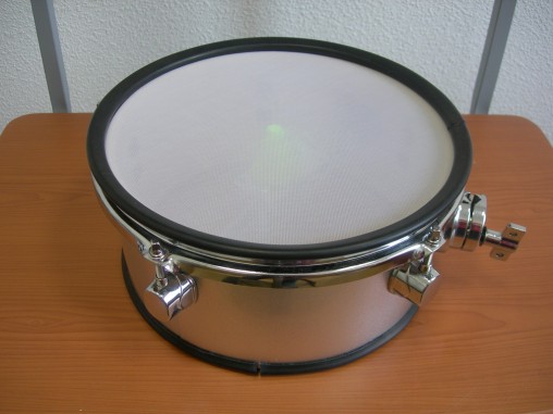 Пэд FAEBIZ 10 дюймов с виду очень похож на Roland PD-105