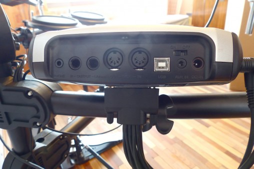 Задняя панель модуля Soundking SKD230