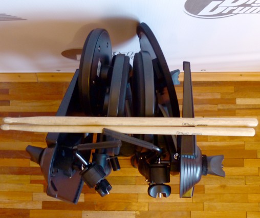 Soundking SKD120 в сложенном положении