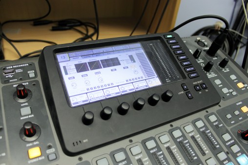 Дисплей Behringer X32