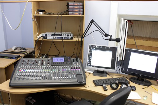 Behringer X32 в школьной радиорубке