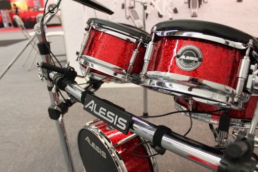 Цена Alesis Strike Kit 200-220 тыс. рублей