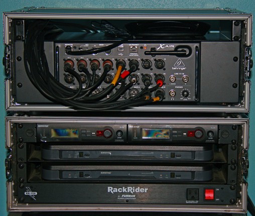 Behringer X Air за работой в стойке